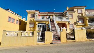Appartement  C/ carretera de san miguel de salina. Este apartamento de dos dormitorios en el último piso se encuent