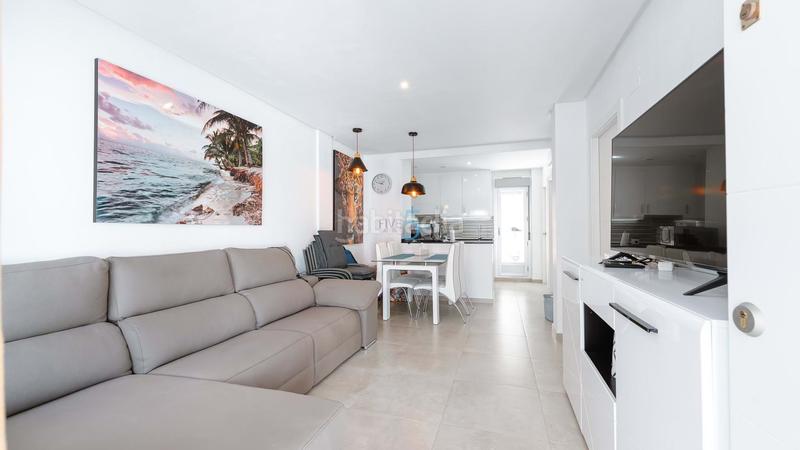 Foto 7fbaeb9e-b1e7-4a97-8429-4caf0d9c73ff. Pis amb piscina a La Florida Orihuela