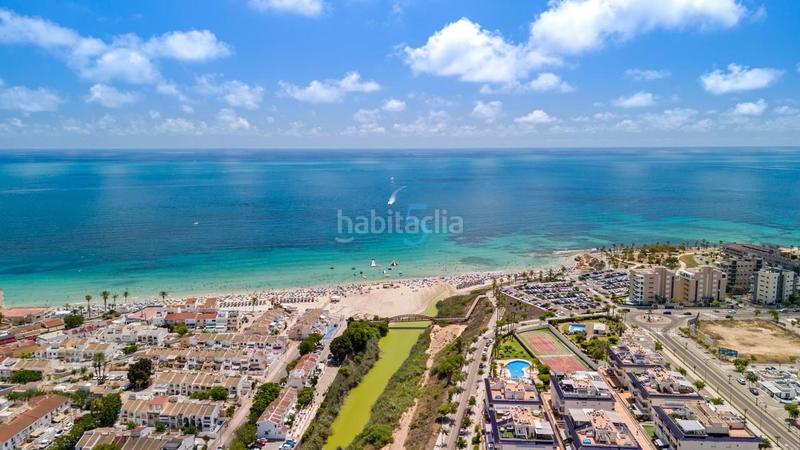 Foto f0ac9071-91ea-4bc0-8cf6-8b090f0a75d9. Casa a Mil Palmeras Pilar de la Horadada