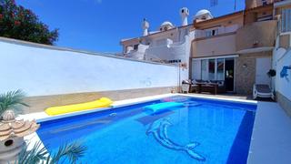 Maison jumelée  Calle pablo picasso. Casa adosada renovada de 3 dormitorios con piscina privada y jar