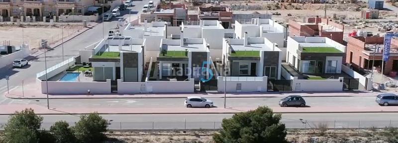 Foto a04d25ca-d050-444b-bb05-5e80ec4ac6c6. Casa en Los Almendros Orihuela