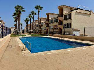 Pis  Calle rosa h apartment  los altos. Este apartamento totalmente amueblado y bellamente renovado se e