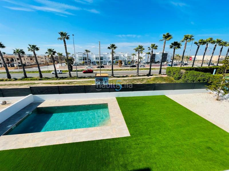 Foto 093aeb91-2ce9-4cfb-9a9b-fa498a929e0e. Casa a Aguas Nuevas Torrevieja