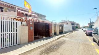 Maison jumelée  Calle santa maria del mar. 5 real estate está encantada de comercializar esta casa adosada