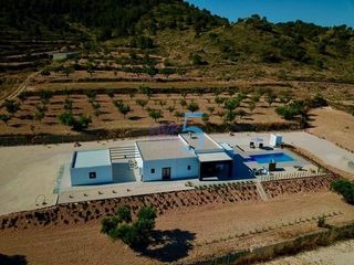 Maison à Hondón de las Nieves