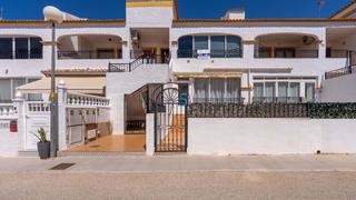 Etagenwohnung  Calle albaricoquero. Apartamento de 2 dormitorios y 1 baño en el último piso con orie