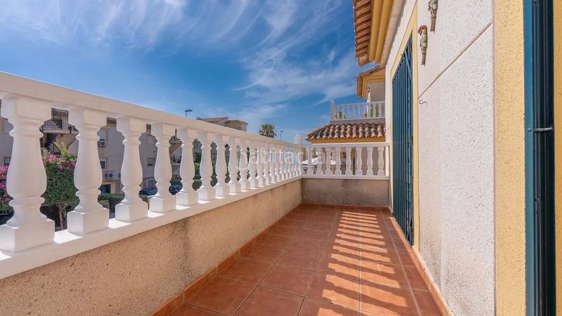 Foto ec0c80ed-b472-47d2-b741-ad991e899001. Casa con piscina in Villamartín-Las Filipinas Orihuela