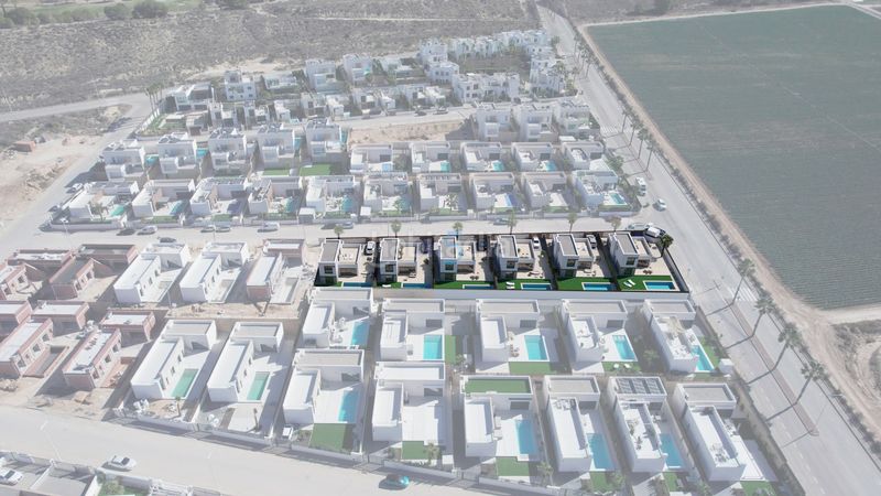 Foto e591db61-5b94-4cdc-8a04-75df93e29853. Casa a Algorfa