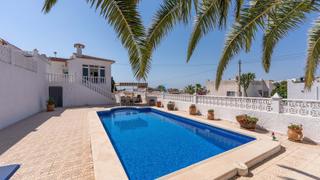 Casa  Calle dos aguas  blue lagoon. Esta hermosa villa independiente de tres dormitorios y completam