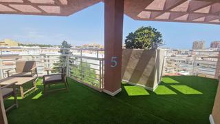 Pis  Calle los gases. Precioso ático reformado de 2 dormitorios y 2 baños en el corazó
