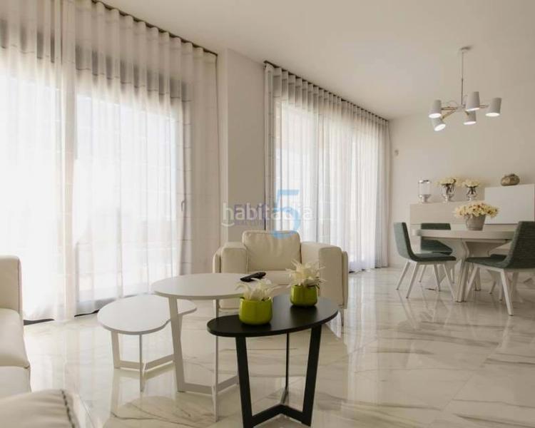 Foto eceb3529-267c-49f1-a18d-b470e083a884. Maison dans Campoamor Orihuela