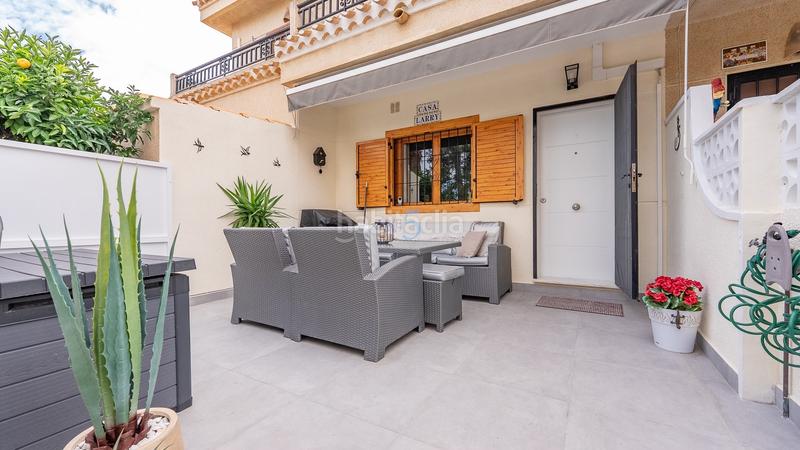 Foto 2d203efa-d844-442b-9328-9f95ac5b57c4. Casa adossada amb piscina a Playa Flamenca Orihuela