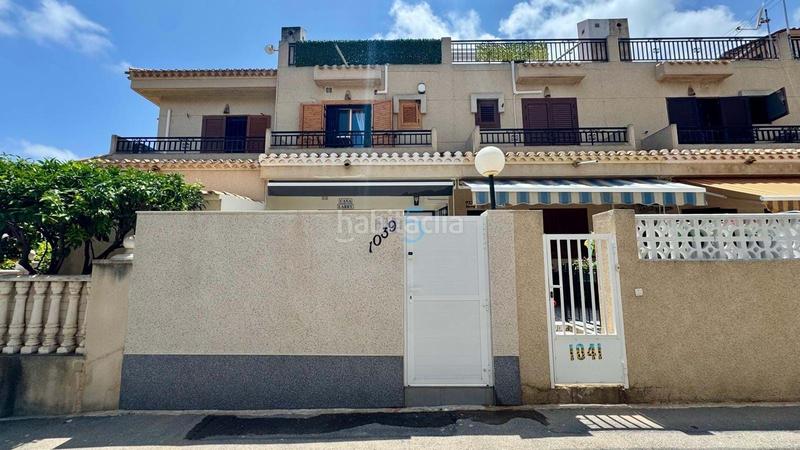 Foto d28c479e-ef1d-46f3-84ea-30f6a5f2d4b9. Casa adossada amb piscina a Playa Flamenca Orihuela