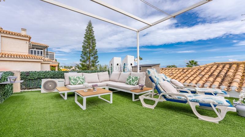 Foto ee95921d-64ce-4a0c-8a77-1251a4630594. Casa adossada amb piscina a Playa Flamenca Orihuela