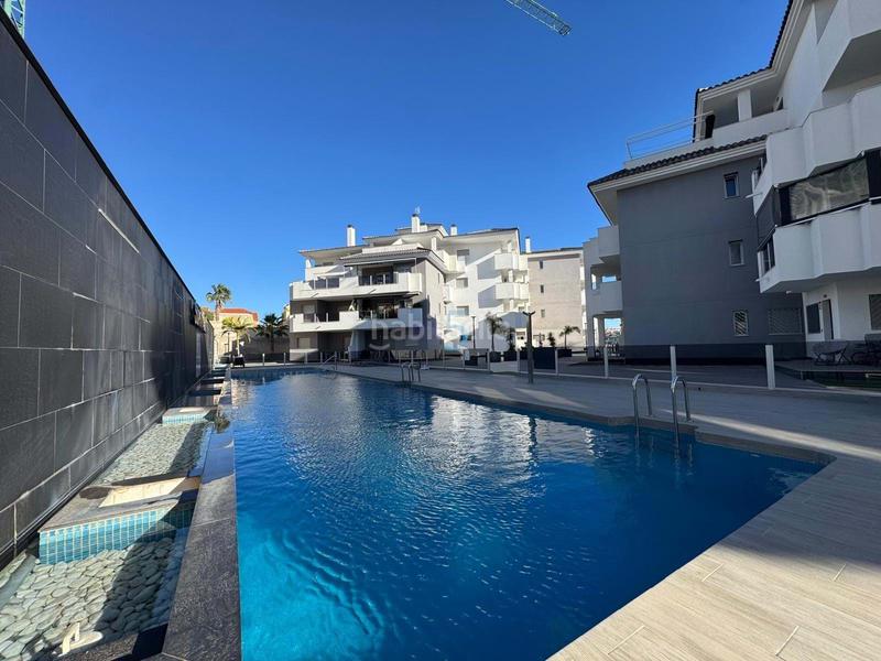 Foto 8d2b937d-a9f9-4a6c-a7d5-ba5ef26e4a19. Pis amb piscina a Villamartín-Las Filipinas Orihuela