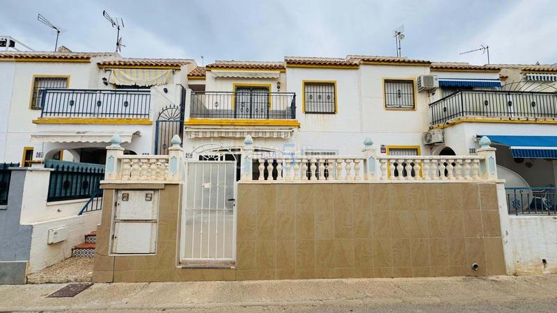 Foto 049d40f1-b45d-459a-858f-fc0049683efd. Pis amb piscina a Zona Carrefour - Urbanizaciones Torrevieja