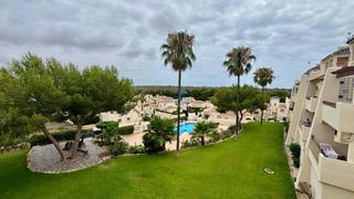 Appartement  Calle los lirios. Ubicado en la prestigiosa zona de golf de las ramblas, este apar