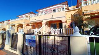 Casa adosada  Avenida de la estacion. Espaciosa casa adosada de 3 dormitorios con solario en la azotea