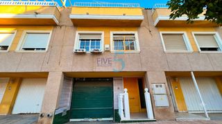 Semi detached house in Formentera del Segura. Casa adosada de 3 dormitorios y 2 baños en una parcela de buen t