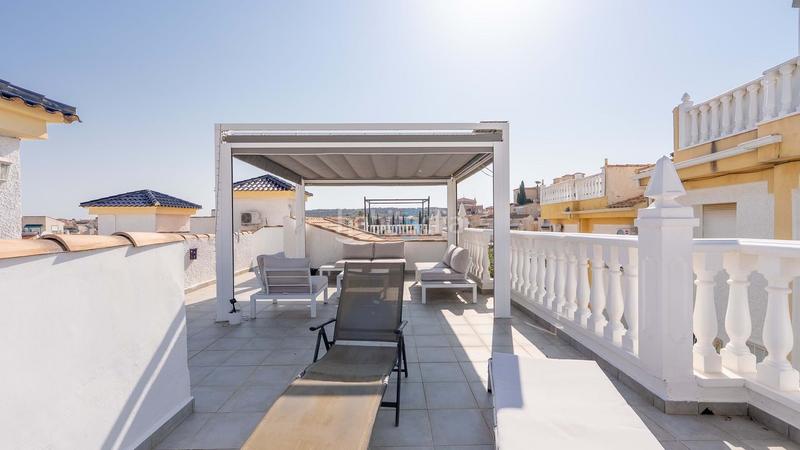 Foto d95ac4b8-be10-4e04-b63e-7f87c360429a. Casa amb calefacció piscina a Rojales