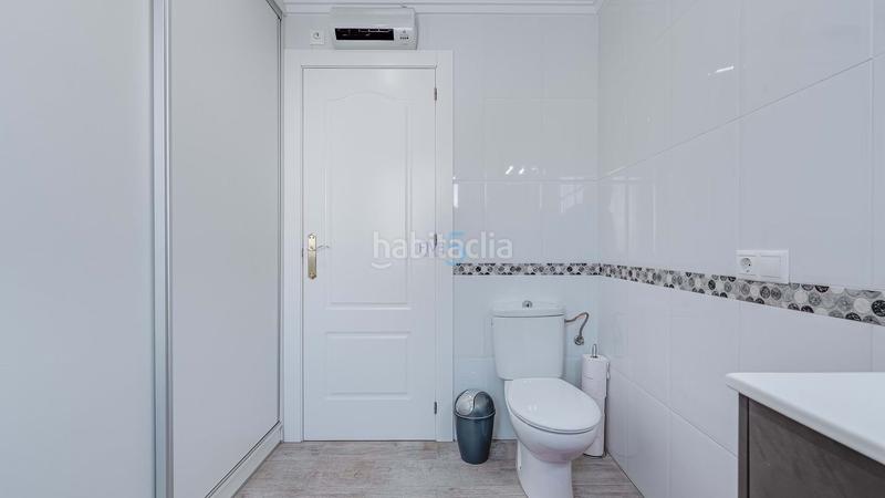 Foto e252adf9-7d0a-43f1-b578-21782f50bbe2. Casa amb calefacció piscina a Rojales