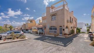 Casa adossada  Calle parque de nalon. Casa adosada bien mantenida de 3 dormitorios y 2 baños en la mar