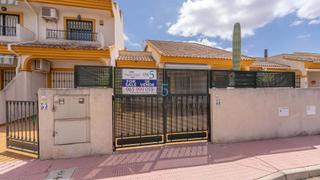 Maison jumelée  Calle francisco garcia girona. Encantadora casa adosada de 3 dormitorios y 2 baños en daya nuev