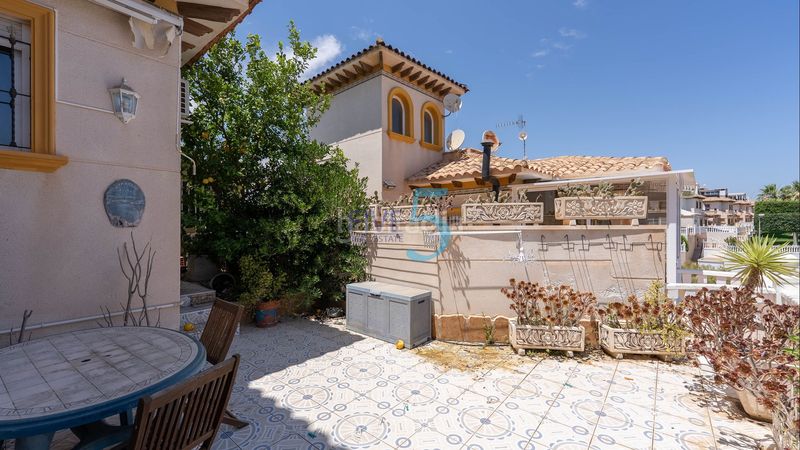 Foto 66681395-9299-4718-a629-e7ca37c32184. Casa amb aparcament piscina a La Zenia Orihuela
