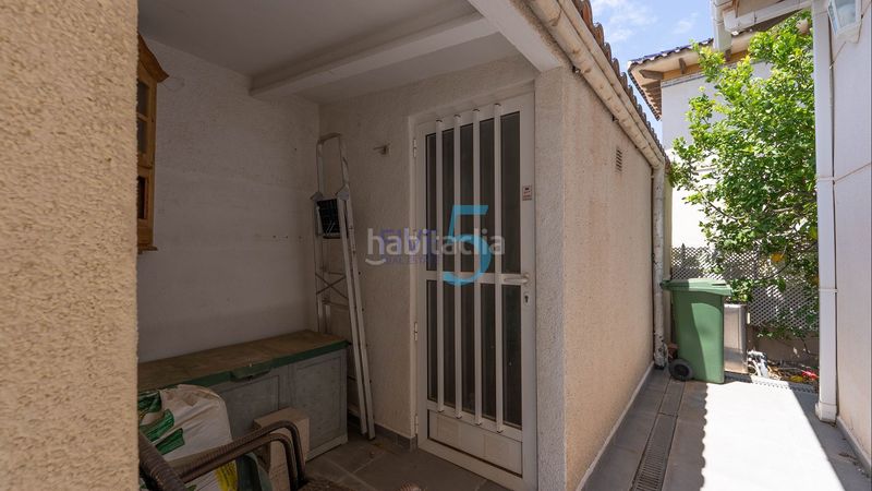 Foto d746d285-6e26-4b1a-8ff3-6cd36b347c94. Casa amb aparcament piscina a La Zenia Orihuela