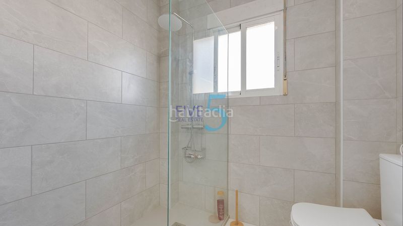 Foto e5bdcd25-dc87-4213-979b-2ce32aca617e. Casa amb aparcament piscina a La Zenia Orihuela