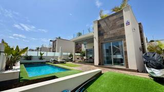 Maison  Calle nalon. Esta villa bellamente presentada se encuentra en la codiciada zo