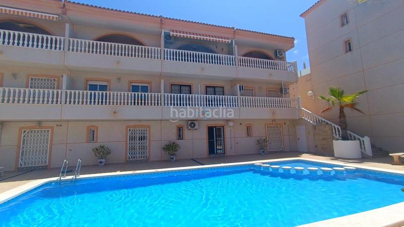 Foto 68c29c24-6409-4867-b5b8-cfff8389eadc. Casa adossada amb piscina a Rojales