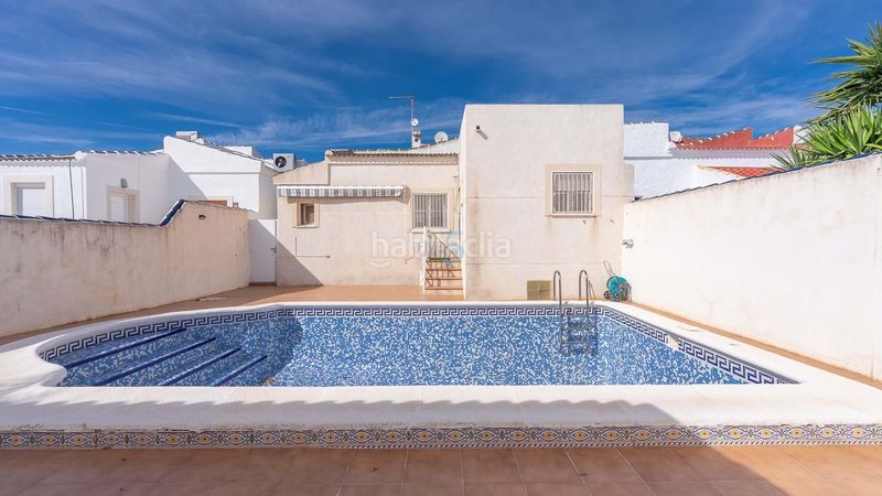 Foto acd4da30-89f2-4eed-84fb-4ba45b34959a. Casa amb calefacció piscina a Zona Carrefour - Urbanizaciones Torrevieja