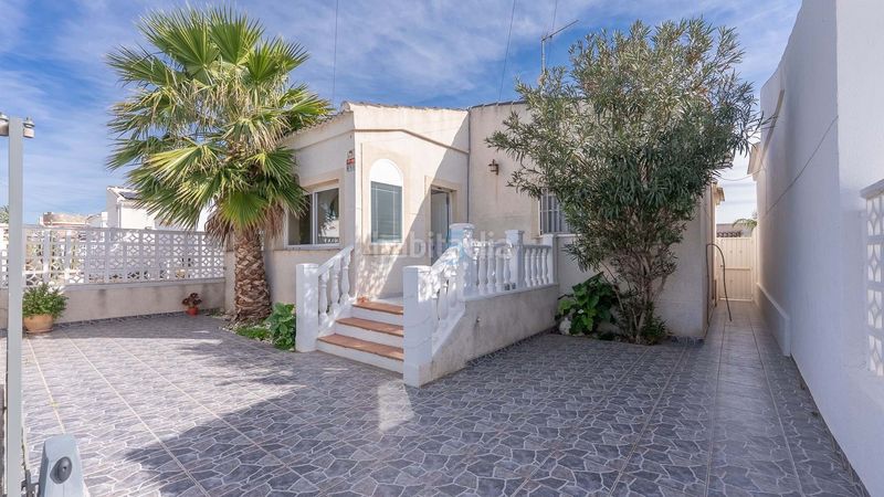 Foto c13e04df-821f-4258-87b8-4b4da15eb722. Casa amb calefacció piscina a Zona Carrefour - Urbanizaciones Torrevieja