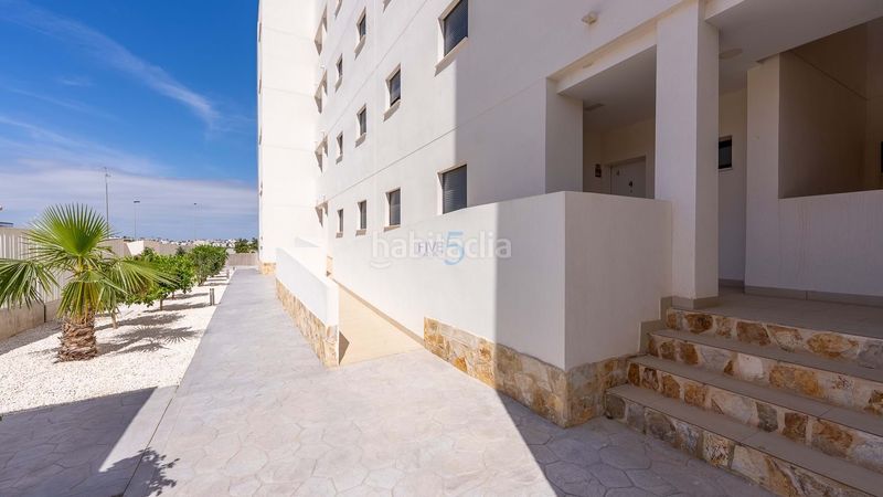 Foto d83d0596-2fdb-4598-8933-4b06bb0d32d4. Pis amb piscina a Villamartín-Las Filipinas Orihuela