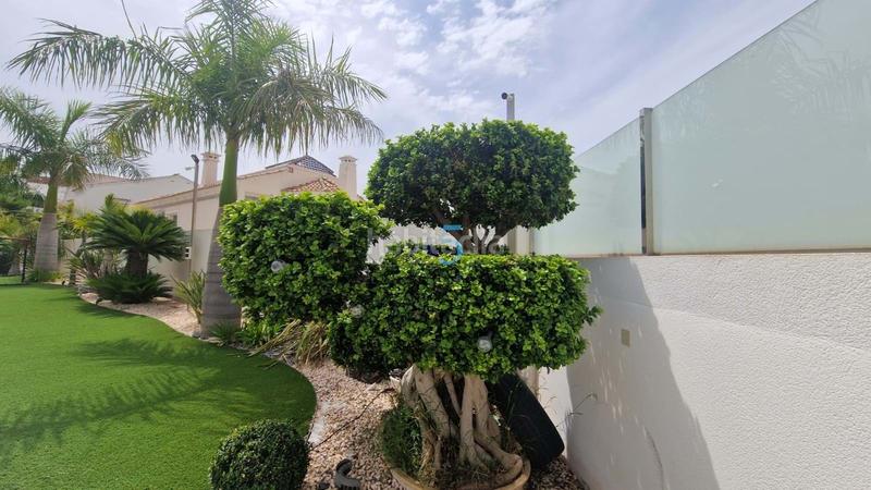 Foto 4fffaa18-eb1c-41bb-aa14-132779901d97. Casa amb calefacció aparcament piscina a Villamartín-Las Filipinas Orihuela