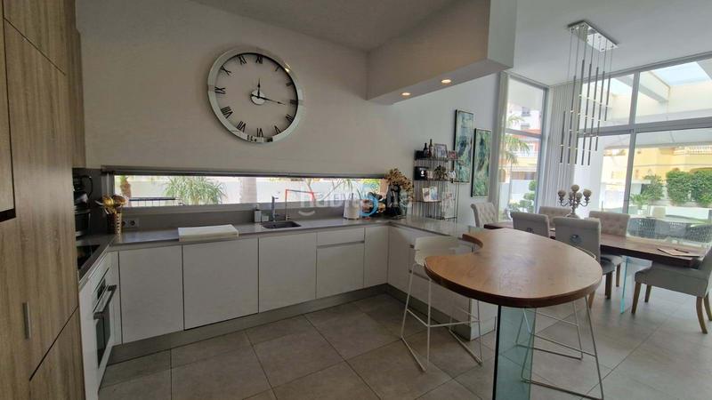 Foto e1d6b0bb-1601-4cc6-ab39-e57f5ee89a7f. Casa amb calefacció aparcament piscina a Villamartín-Las Filipinas Orihuela