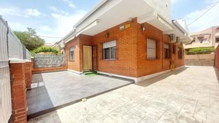 Chalet  Calle escudero a. 5 real estate está encantada de comercializar este súper chalet