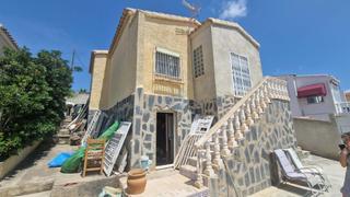 Haus  C. lisboa. Encantadora villa independiente de 2 dormitorios y 1 baño en la