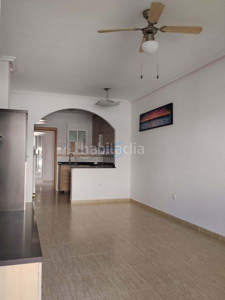 Foto b0d81015-667c-4aa4-a859-e0e0127490be. Casa adossada amb calefacció piscina a Daya Nueva