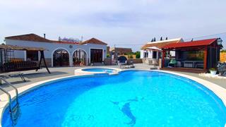 Maison  Los almedndros. Elegante y bellamente mejorada villa independiente de 5 dormitor