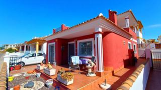 Maison  Calle nectarina. Hermoso bungalow independiente de 3 dormitorios y 2 baños orient