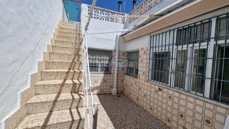 Foto 3980f97a-c003-43d9-b4ff-aa1b49cff0d4. Maison jumelée avec parking dans Rojales