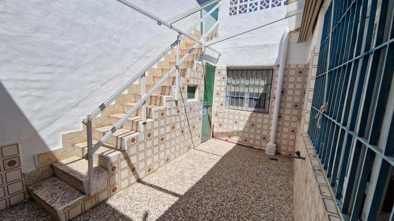 Foto c37ae7c5-2308-46eb-9bba-dd38e84e558b. Maison jumelée avec parking dans Rojales