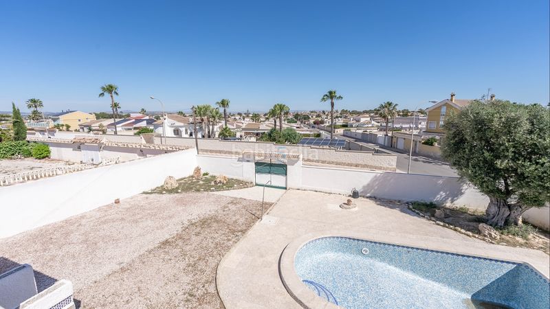 Foto aa95f1e7-b37a-4028-9e70-9fe37e657427. Casa amb piscina a Zona Carrefour - Urbanizaciones Torrevieja