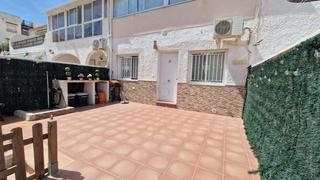 Maison  Calle segovia  bungalow  cabo cervera torrevieja. Bungalow bellamente renovado con orientación noreste a solo 500
