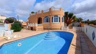 Casa  Calle eva peron. Encantadora villa independiente de 2 dormitorios con orientación
