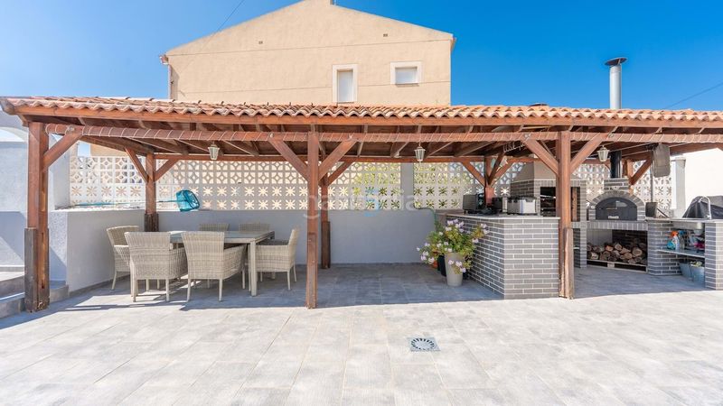 Foto 8a576966-fe89-42d9-afaf-b4352ac91ffd. Casa amb calefacció piscina a Benijófar