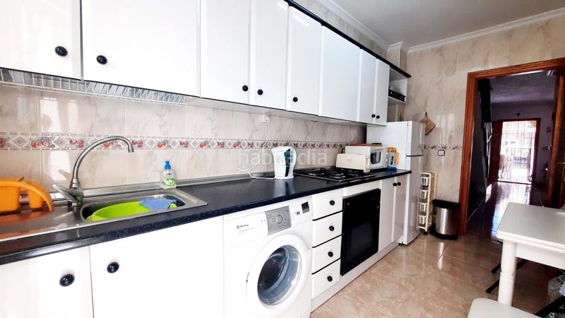 Foto a8eed7bc-2b8e-4512-95a4-7198e41eed4a. Casa adossada a Centro Alcázares (Los)
