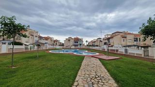 Appartement  Calle guapiles. Soleado apartamento en planta baja en una comunidad cerrada segu